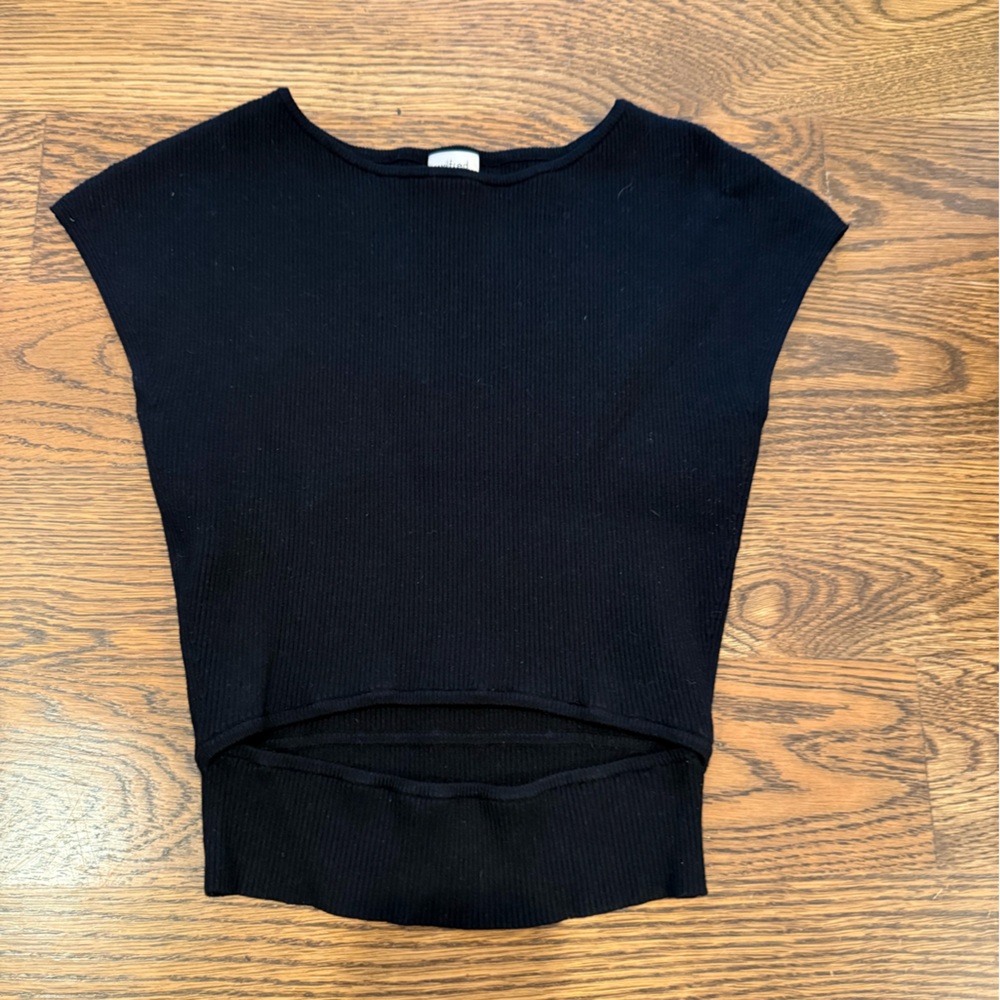 Wilfred Elegant Black Crop Top